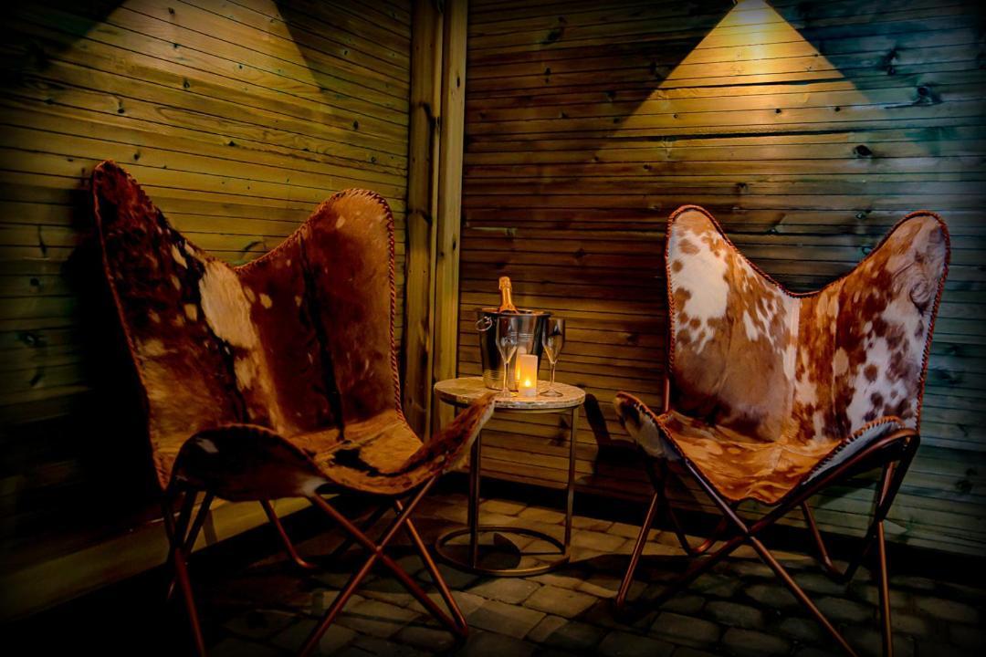 Le Spa Du Cabanon: Cabanon De Luxe Avec Spa Entierement Privatif Aye Exteriér fotografie